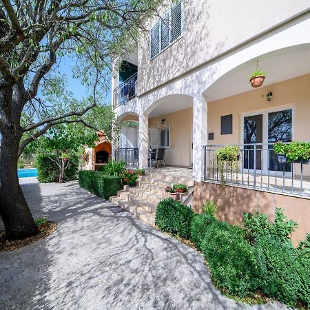 Holiday Home Rokoko 希贝尼克 外观 照片