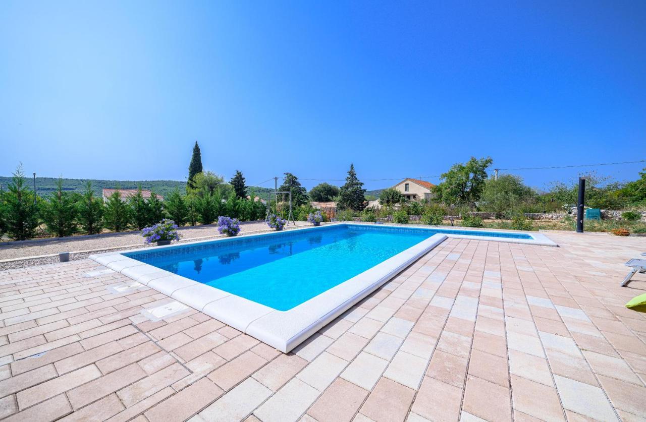 Holiday Home Rokoko 希贝尼克 外观 照片