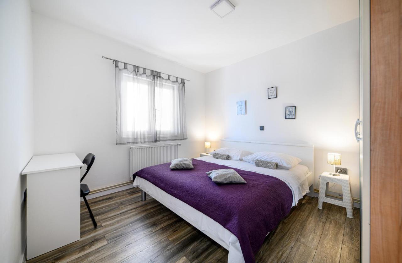 Holiday Home Rokoko 希贝尼克 外观 照片