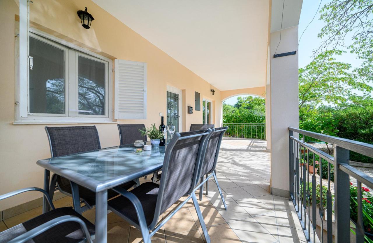 Holiday Home Rokoko 希贝尼克 外观 照片